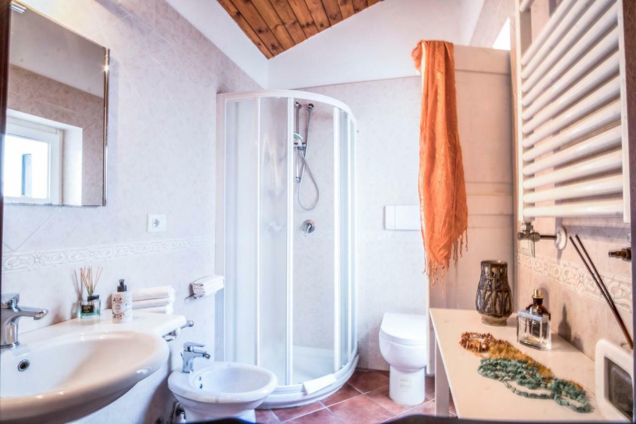 Amore Rentals - Maison Palazzo Correale Sorrento Bagian luar foto