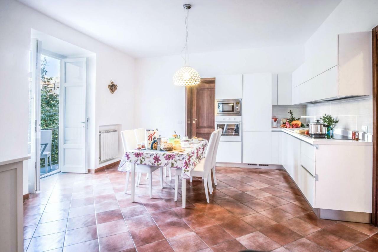 Amore Rentals - Maison Palazzo Correale Sorrento Bagian luar foto